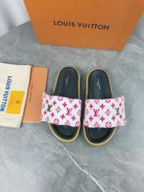 Picture of Louis Vuitton Slippers _SKULVsz35-45mnf02041164